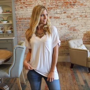 ✨White V neck boyfriend tee